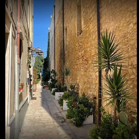P4T Holidays Home - City Center Brindisi Ngoại thất bức ảnh