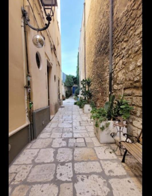 P4T Holidays Home - City Center Brindisi Ngoại thất bức ảnh