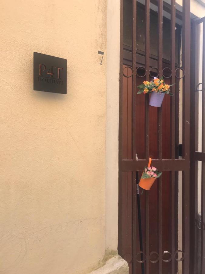 P4T Holidays Home - City Center Brindisi Ngoại thất bức ảnh