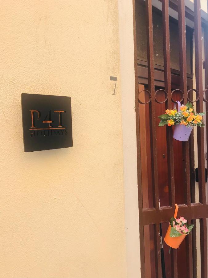 P4T Holidays Home - City Center Brindisi Ngoại thất bức ảnh